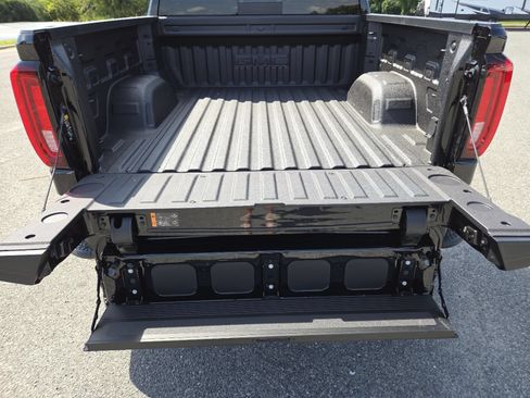 New 2026 GMC Sierra 1500 SLT w/ SLT Premium Plus Package AWD/4WD image 25
