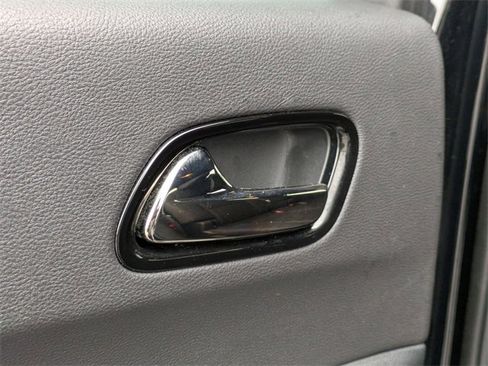 Used 2024 Dodge Durango GT image 25