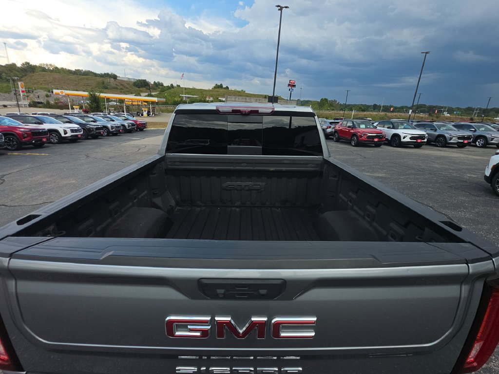 Used 2023 GMC Sierra 1500 AT4 w/ Technology Package AWD/4WD image 8