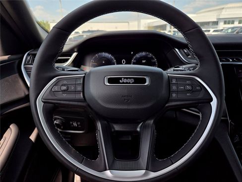 New 2025 Jeep Grand Cherokee Altitude RWD image 59