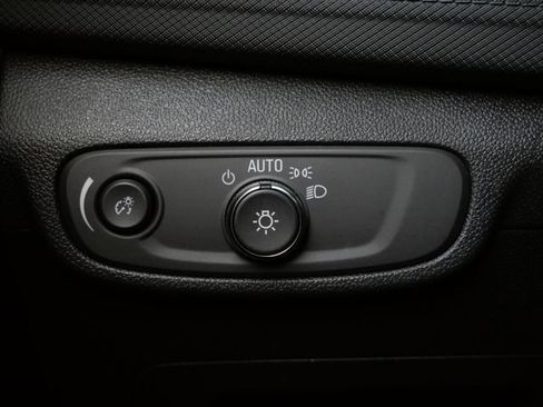 Used 2025 Chevrolet TrailBlazer LT image 16