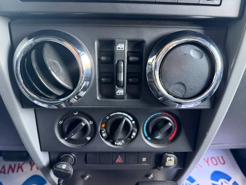 Used 2007 Jeep Wrangler Unlimited Sahara w/ Dual Top Group AWD/4WD image 31
