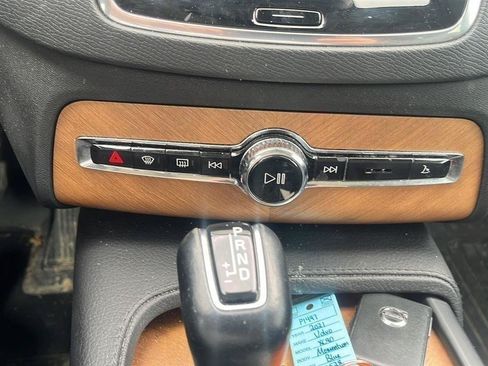 Used 2021 Volvo XC90 T6 Momentum w/ Advanced Package AWD/4WD image 13
