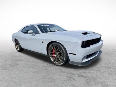 Used 2021 Dodge Challenger SRT Hellcat RWD image 3