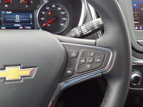 Used 2024 Chevrolet Equinox LT AWD/4WD image 14