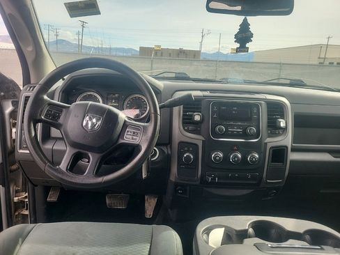 Used 2016 RAM 2500 Tradesman w/ Chrome Appearance Group image 10