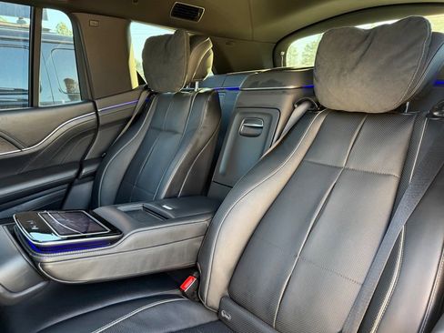Used 2021 Mercedes-Benz Maybach GLS 600 4MATIC image 22