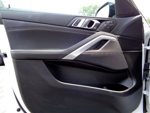 Used 2023 BMW X6 xDrive40i image 15