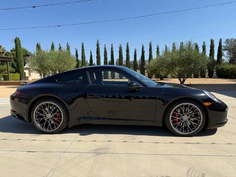 Used 2018 Porsche 911 Carrera S RWD image 3