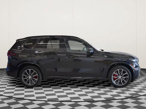 New 2026 BMW X5 xDrive40i w/ M Sport Package AWD/4WD image 2