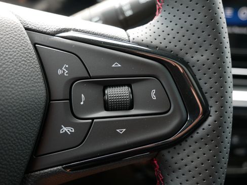 New 2026 Chevrolet Trax RS w/ Sunroof Package FWD image 26
