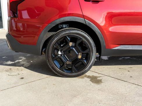 Certified 2025 Kia Sorento SX image 36