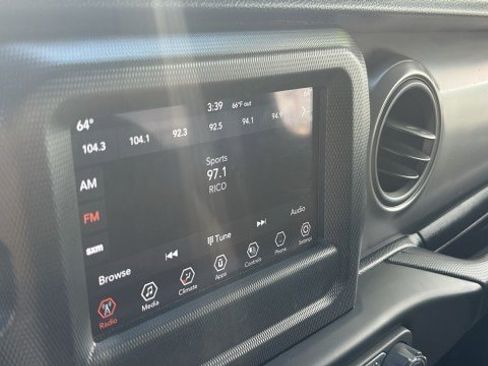 Used 2022 Jeep Wrangler Unlimited Sport image 19