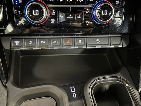 Used 2025 GMC Sierra 3500 AT4 w/ AT4 Premium Plus Package AWD/4WD image 18