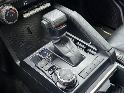 Certified 2025 Toyota Tacoma TRD Sport AWD/4WD image 19
