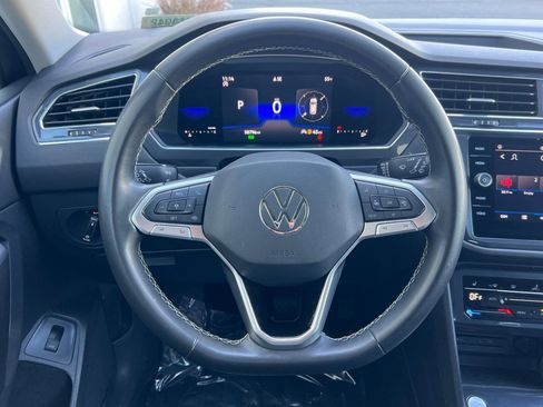 Used 2022 Volkswagen Tiguan SE image 24