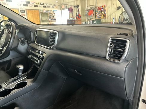 Used 2022 Kia Sportage EX image 6