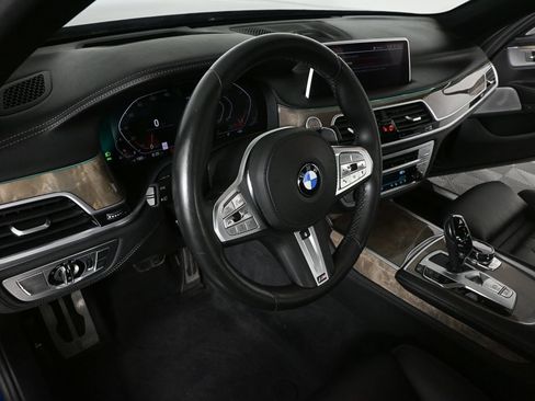 Used 2020 BMW 750i xDrive w/ Executive Package AWD/4WD image 6