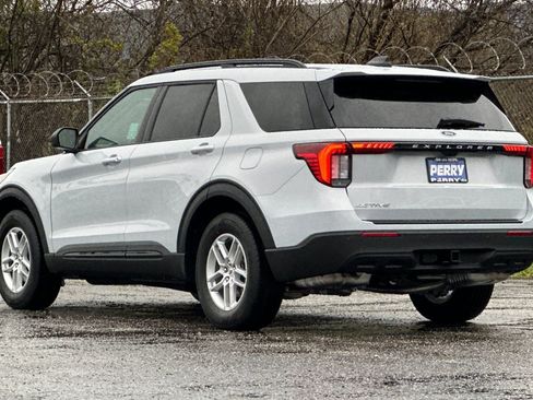 New 2026 Ford Explorer Active image 5