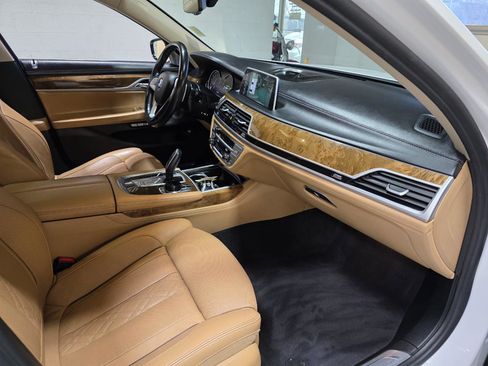 Used 2017 BMW 740i xDrive 740i xDrive Sedan image 26