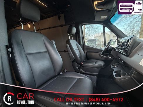 Used 2024 Mercedes-Benz Sprinter 2500 image 26