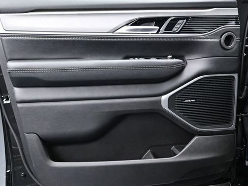 New 2026 Jeep Grand Wagoneer L 4WD image 19