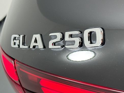 Certified 2025 Mercedes-Benz GLA 250 image 9