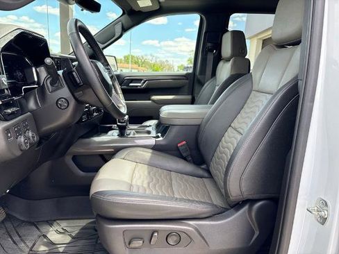 Used 2025 Chevrolet Silverado 1500 ZR2 w/ Technology Package AWD/4WD image 22