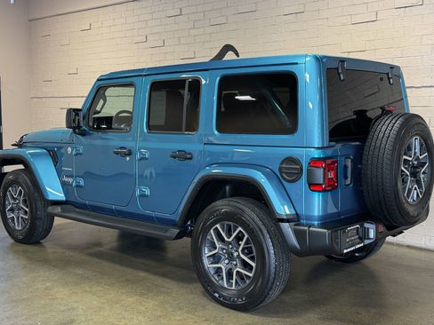 Used 2024 Jeep Wrangler Unlimited Sahara w/ Safety Group AWD/4WD image 7