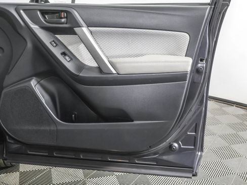 Used 2017 Subaru Forester 2.5i Premium image 49