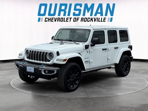 Used 2024 Jeep Wrangler Unlimited Sahara AWD/4WD image 2