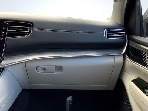 Used 2024 Jeep Wagoneer Series II w/ Flexible Seating Group image 23