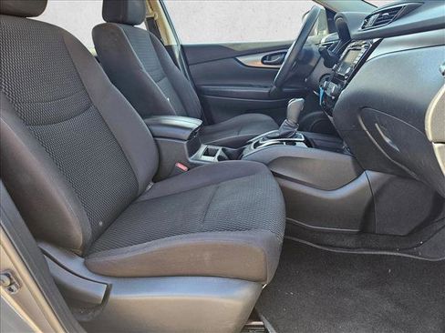 Used 2020 Nissan Rogue Sport S image 21