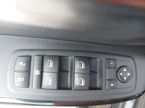 Used 2020 Jeep Cherokee Latitude Plus image 26