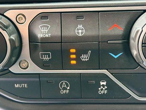 Used 2022 Jeep Gladiator Rubicon w/ LED Lighting Group AWD/4WD image 22