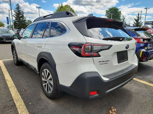 Used 2024 Subaru Outback Premium AWD/4WD image 4