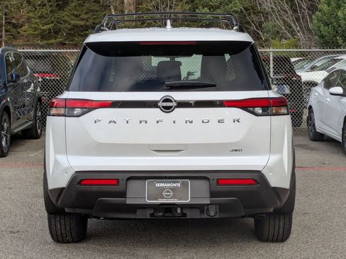 New 2025 Nissan Pathfinder SV w/ SV Premium Package AWD/4WD image 6