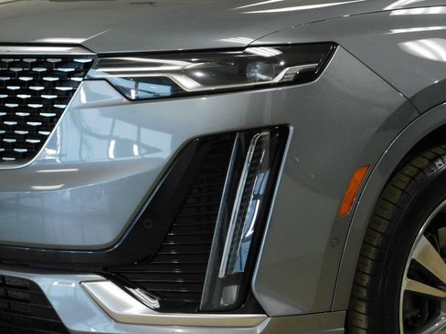 Used 2022 Cadillac XT6 Premium Luxury w/ Technology Package AWD/4WD image 13