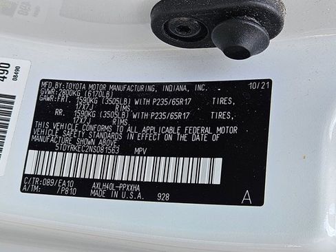 Used 2022 Toyota Sienna XLE FWD image 23