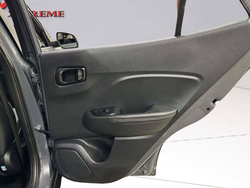 Used 2024 Hyundai Venue Limited FWD image 32