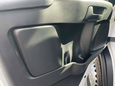 Used 2025 RAM ProMaster 2500 w/ Convenience Group FWD image 7