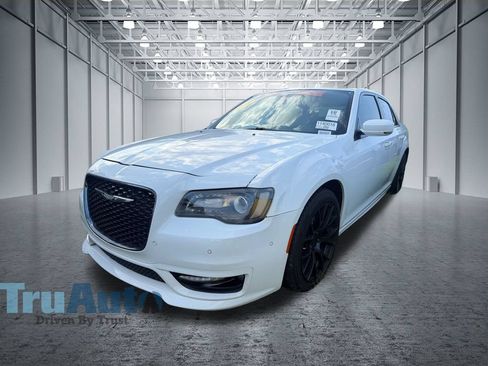 Used 2018 Chrysler 300 S w/ 300S Premium Group RWD image 1