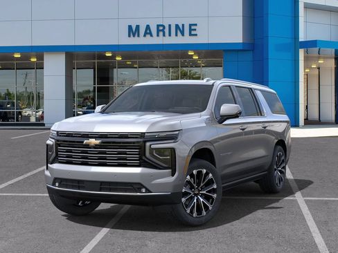 New 2025 Chevrolet Suburban High Country AWD/4WD image 6