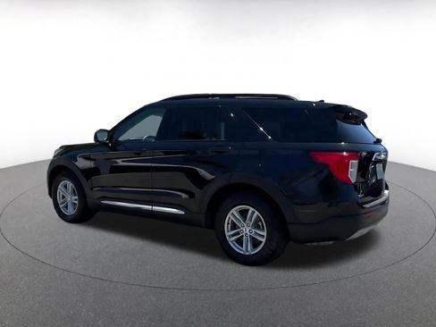 Used 2023 Ford Explorer XLT w/ Equipment Group 202A RWD image 10