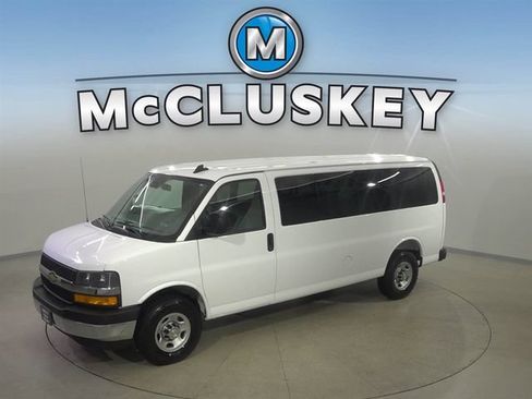 Certified 2025 Chevrolet Express 3500 LT w/ LT Preferred Equipment Group RWD image 1