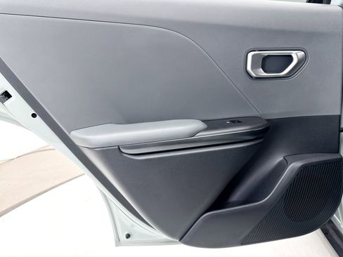 Used 2025 Kia K4 LXS image 29