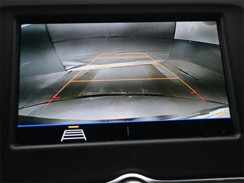 Used 2020 Chevrolet Equinox LS image 30