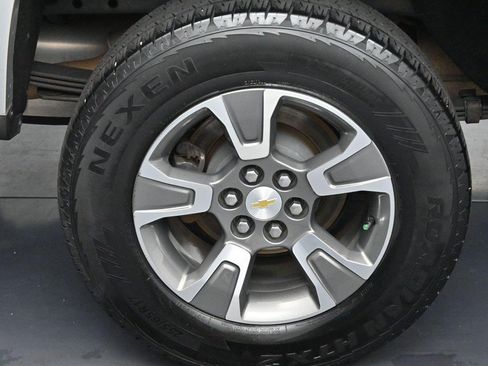 Used 2018 Chevrolet Colorado Z71 AWD/4WD image 36