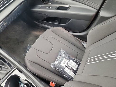 New 2025 Hyundai Elantra SEL w/ Cargo Package image 13