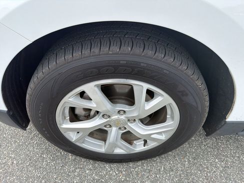 Used 2019 Chevrolet Equinox LT image 11